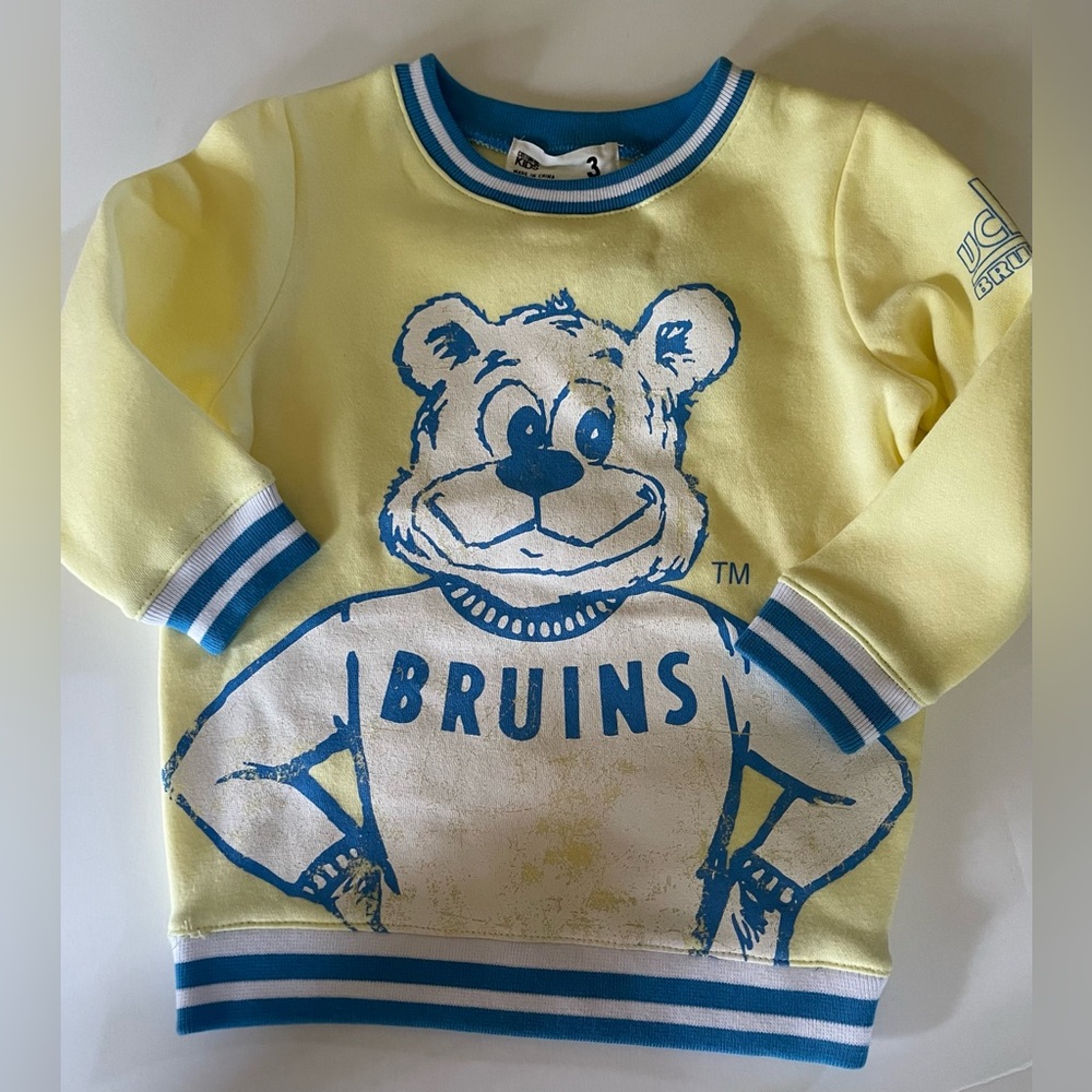 UCLA Bruins girls size 3 adorable college sweatshirt
